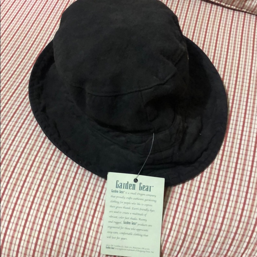 Bucket gardening hat